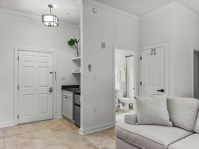 Building Photo - 50% off first months rent.  Fully furnishe...