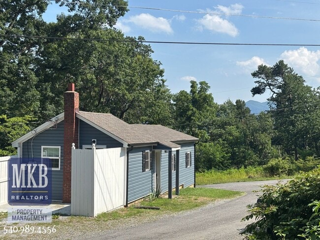 Primary Photo - 812 Montvue Rd