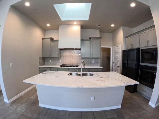 Building Photo - 3729 Santa Clarita Ave