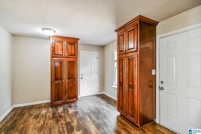 Building Photo - 2085 Edenwood Cir