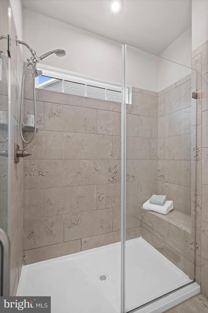 Building Photo - 808 Fountain Trl