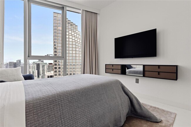 Building Photo - 300 Biscayne Blvd Way