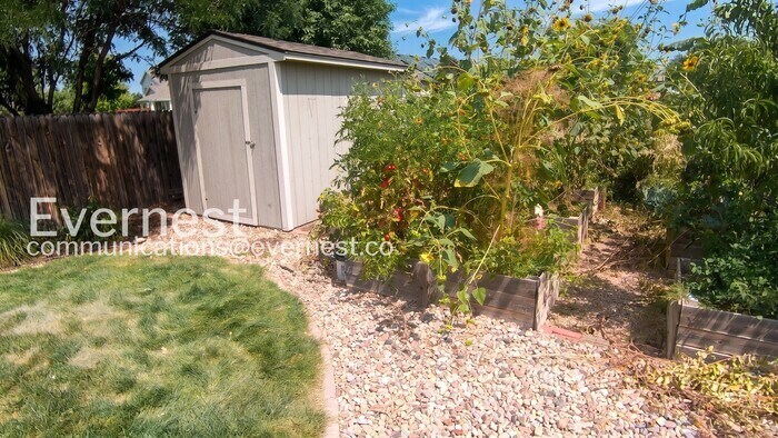 Building Photo - 250 Opal Ct