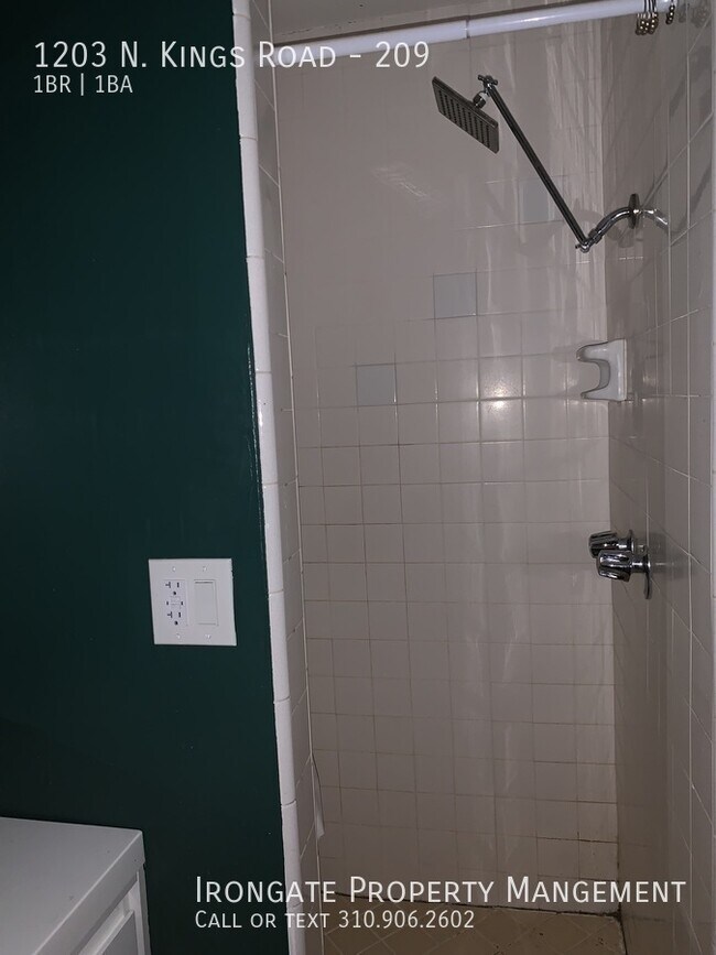 Building Photo - 1203 Kings Rd