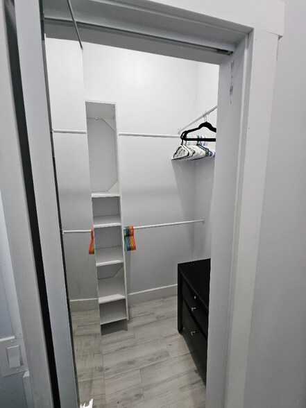 Building Photo - 5433 SW 19th St