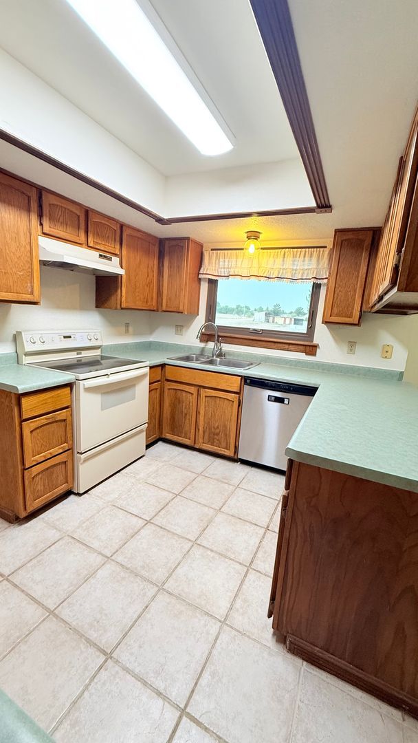 Building Photo - Charming Multi-Level Home in the Heart of ...