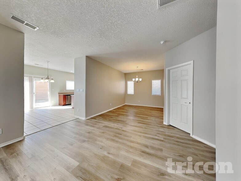 Building Photo - 7124 Cuchillo Rd NW