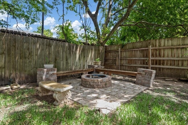 Building Photo - 13022 Hollow Brook Dr
