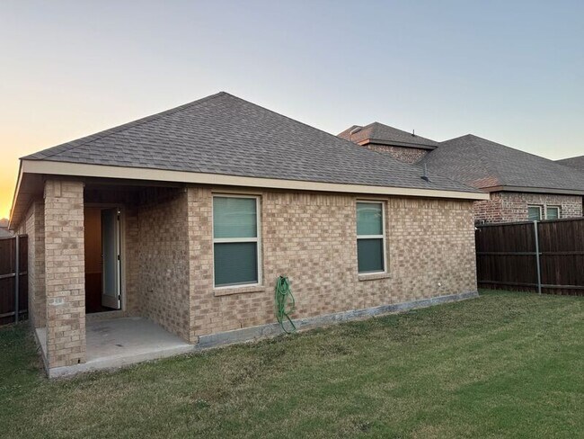 Building Photo - 3213 Perman Dr