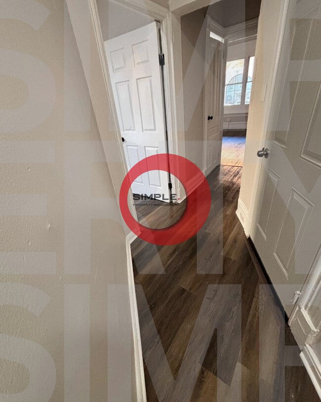 Building Photo - 230 N 4th St