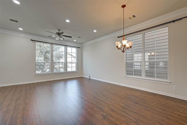 Building Photo - 3216 Clearview Cir
