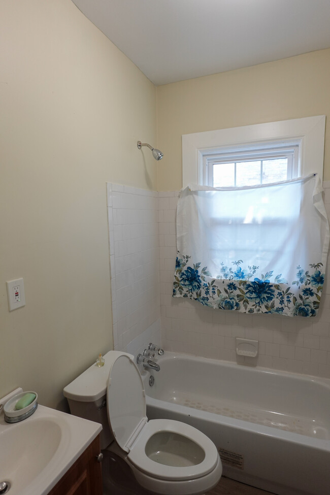 Bathroom 2 - 994 Dill Ave SW