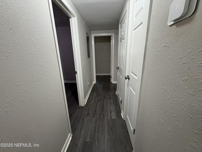 Building Photo - 7040 Arques Rd