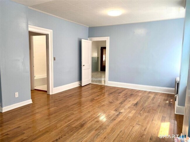 Building Photo - 206 Franklin Ave