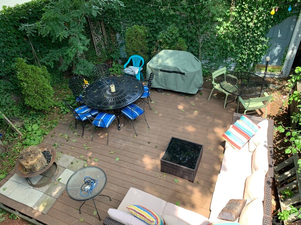 Building Photo - 1142 W Wolfram St