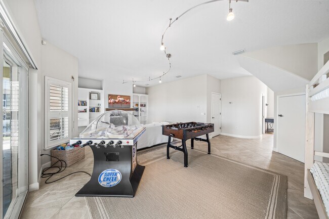 Building Photo - 7585 Jimmy Buffett Mem Hwy