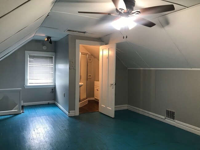 Building Photo - 5 Bedroom/3 Bathroom, mins. from UC $750/p...