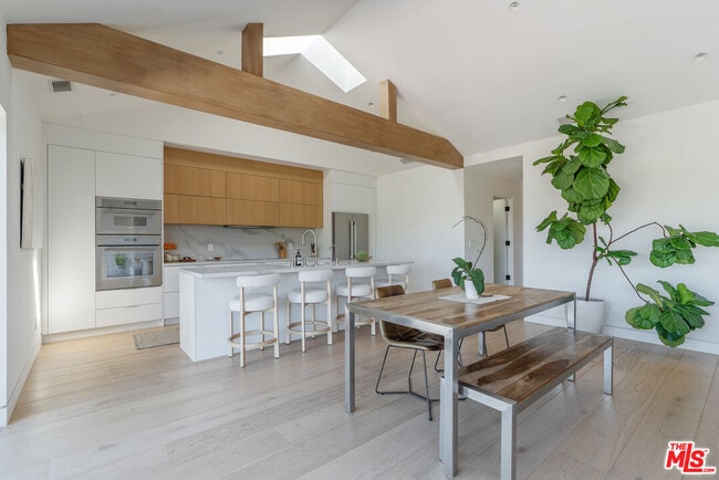 Building Photo - 5265 Dahlia Dr