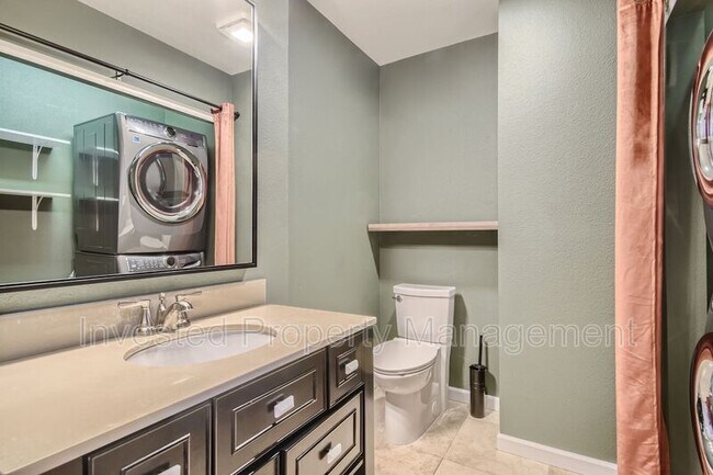 Building Photo - 5007 S Mabre Ct