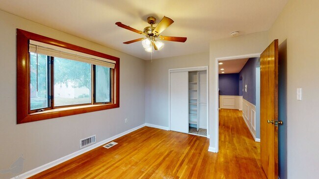 Building Photo - Fantastic Home in Fort Dupont Park! Parking and Basement Included!