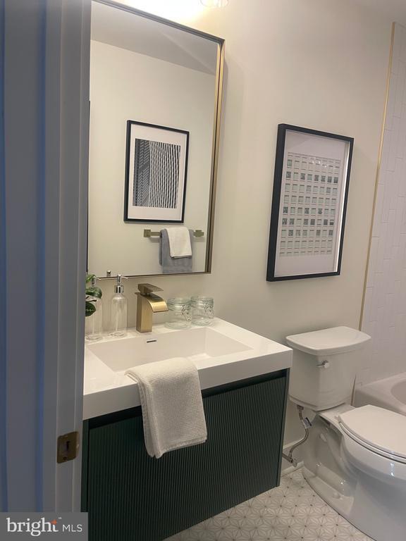 Building Photo - 7519R Ridge Ave