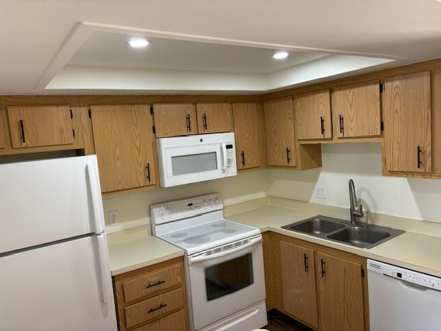 Building Photo - 4245 Oak Terrace Dr