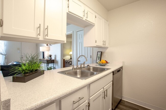 Building Photo - Whispering Sands