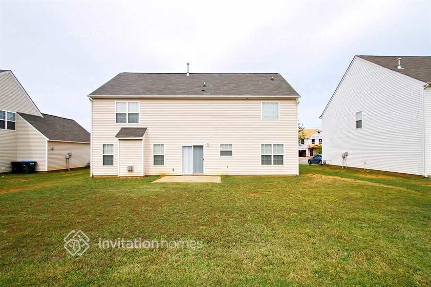 Building Photo - 2013 Kingstree Dr