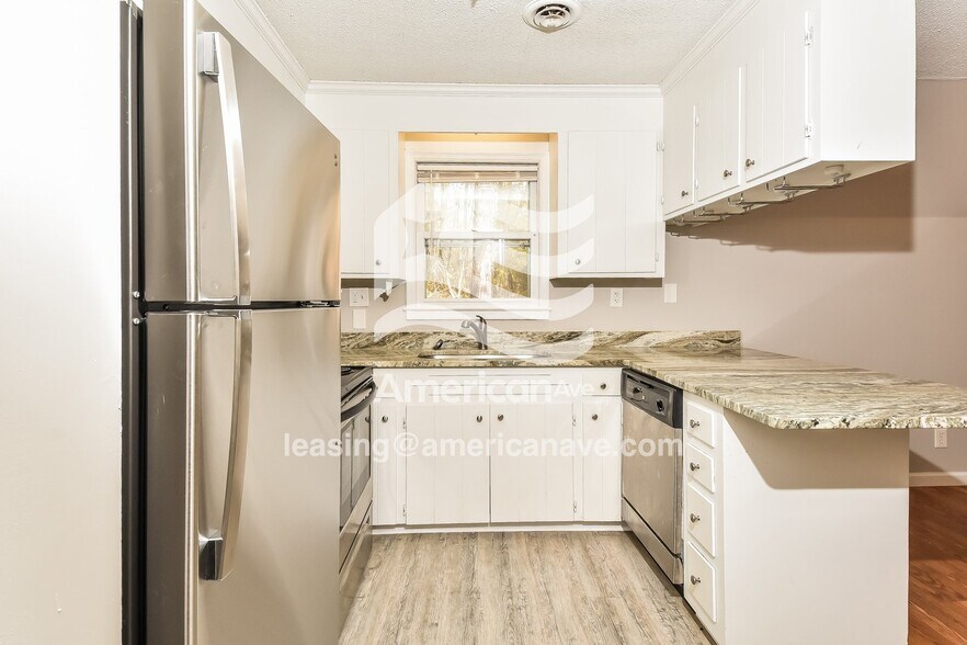Building Photo - 100 Clearview Dr