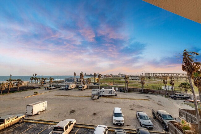 Building Photo - 3938 Surfside Blvd