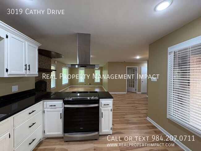 Building Photo - 3019 Cathy Dr