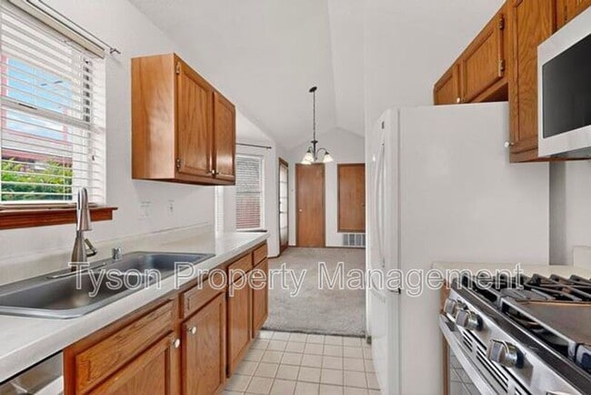 Building Photo - 5344 Chuckwagon Trail NW