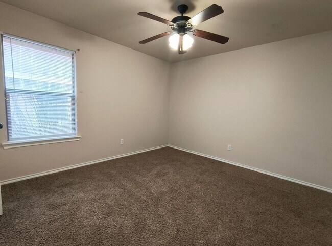 Building Photo - IMMACULATE all electric 3 bedroom + office, 2 bath home available SOON!!!