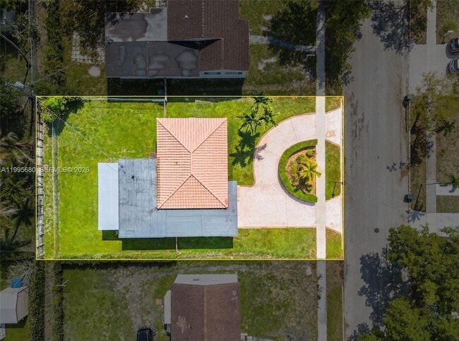 Building Photo - 6447 SW 10th St