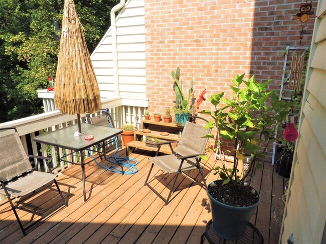 Building Photo - 3 or 4 Bedroom / 3.5 Bath Condo Kingsport, TN 37663