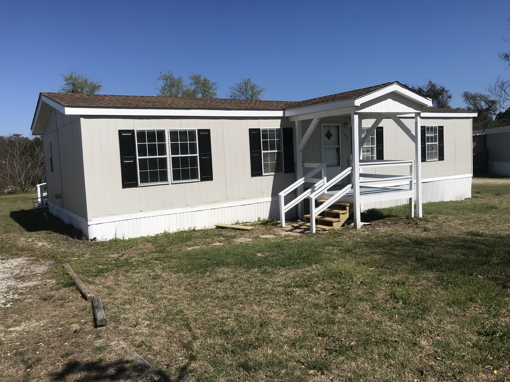 Building Photo - 109 Rainbow Dr