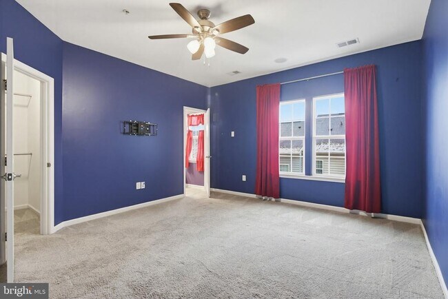 Building Photo - 7408 Wild Honey Way