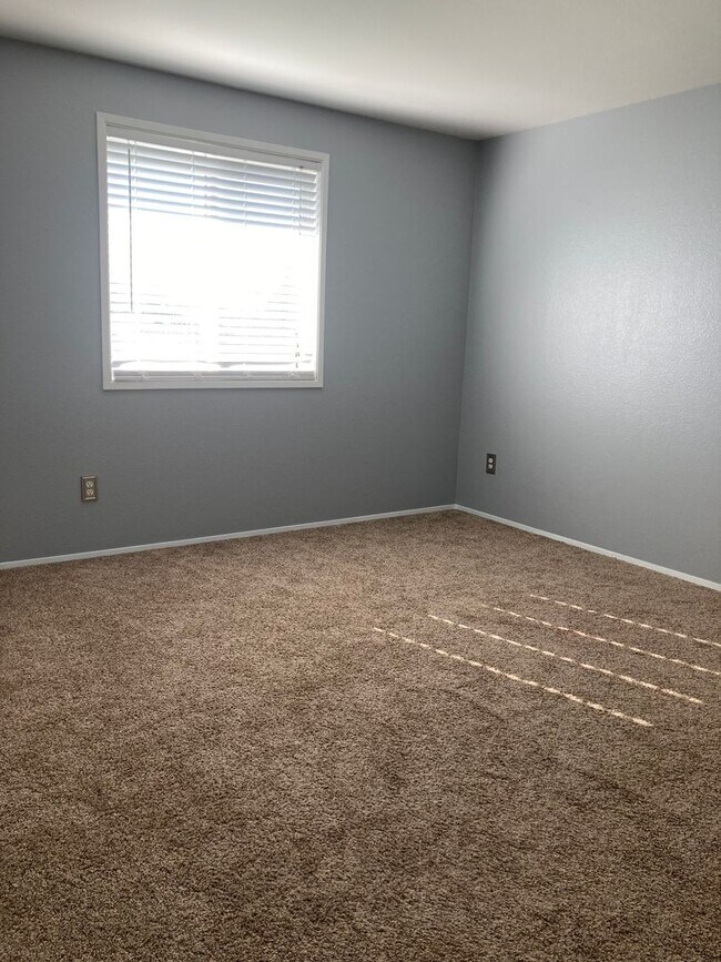 Building Photo - Modern Two-Story 4-Bedroom Home with Firep...