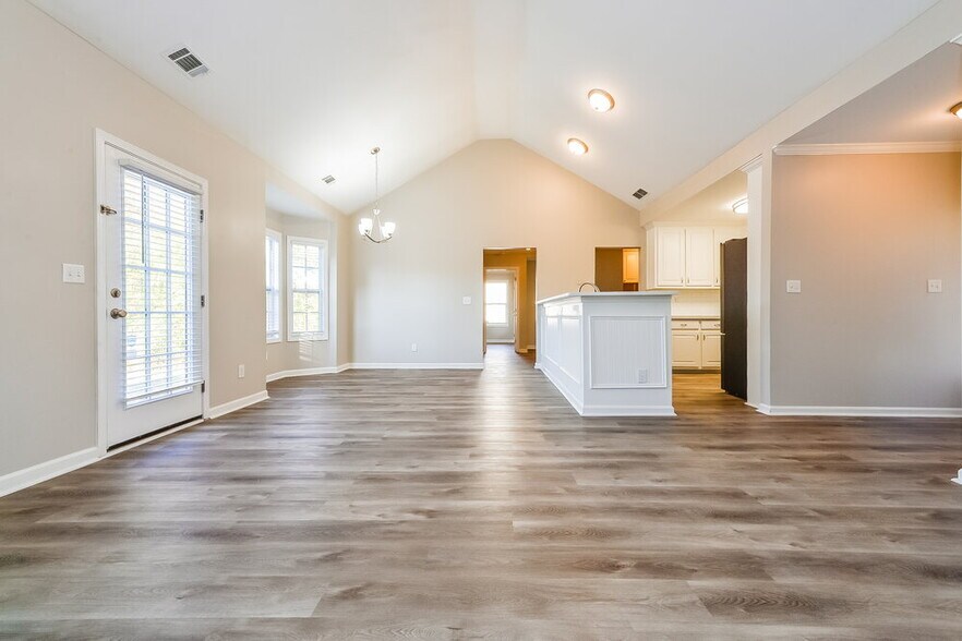 Building Photo - 1009 Crystal Brook Way