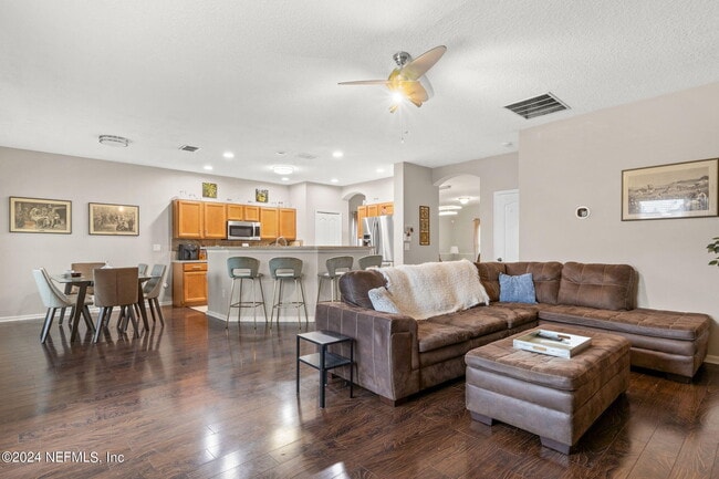 Building Photo - 1545 Harvest Cove Dr