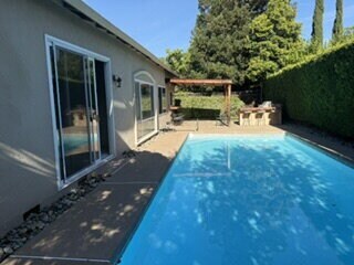 Building Photo - Beautiful Home in South San Jose, Close to the hills, Sparkling Swimming Pool, Spa, BBQ,  and ful...