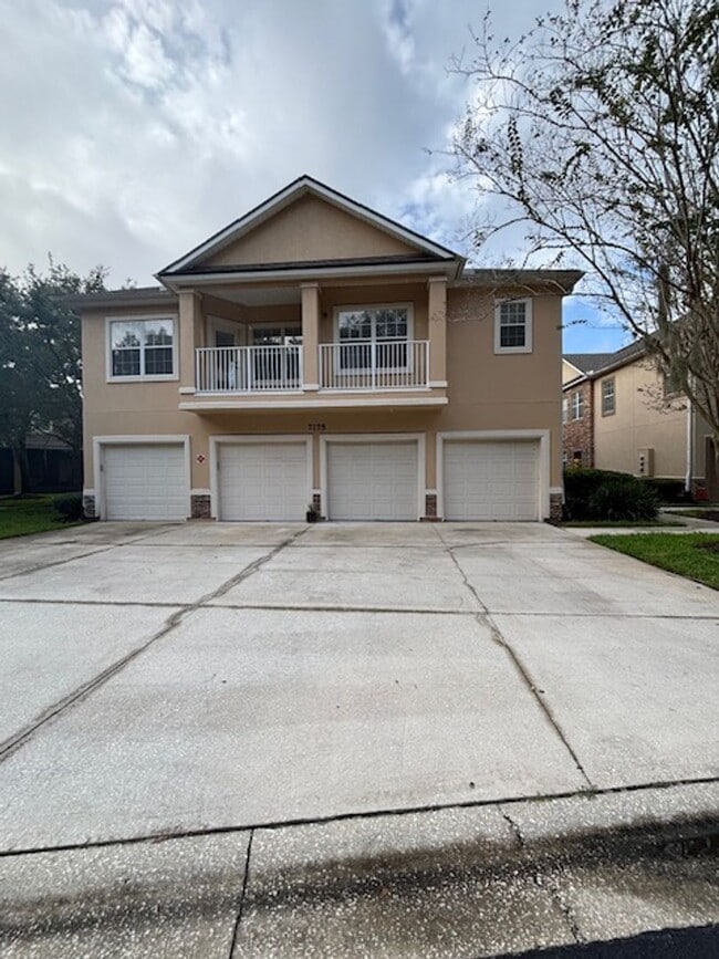 Building Photo - Charming 3-Bedroom Townhome in a Prime Nei...