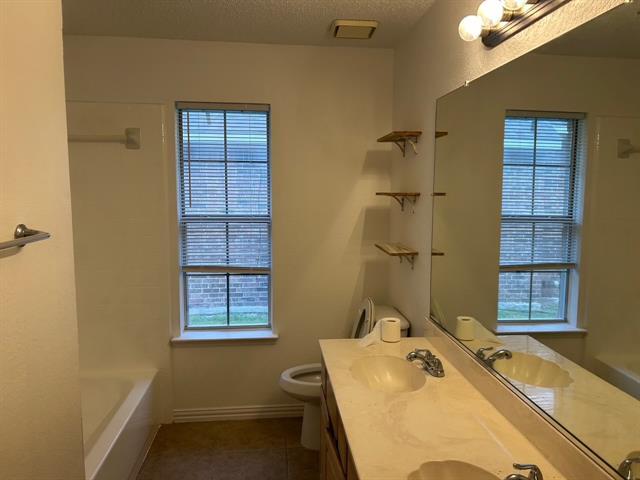 Building Photo - 6410 Faringdon Ln