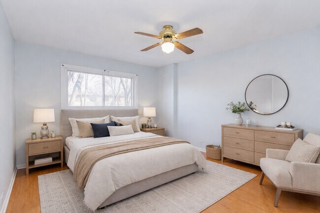 Building Photo - 612 Maple Ct