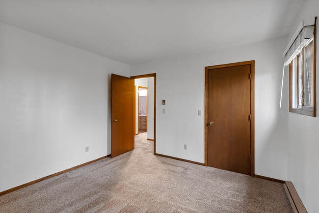 Building Photo - 516 Marshall Ct