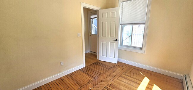 Building Photo - 416 Pearl St