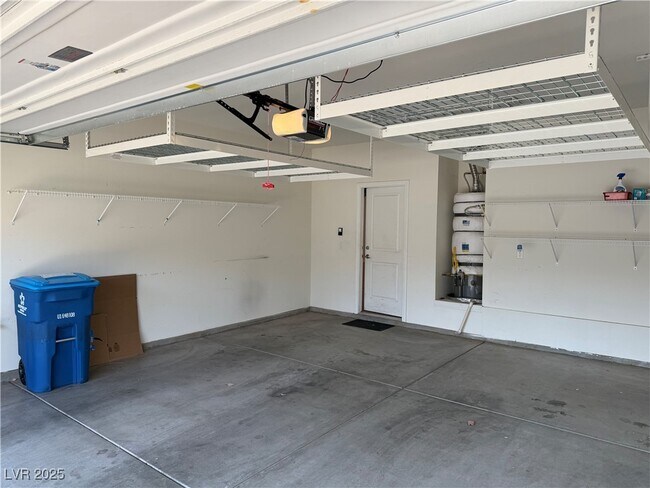 Building Photo - 946 Monte Etna Ave