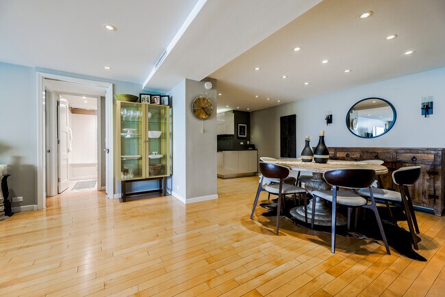 Building Photo - 1212 N Lake Shore Dr