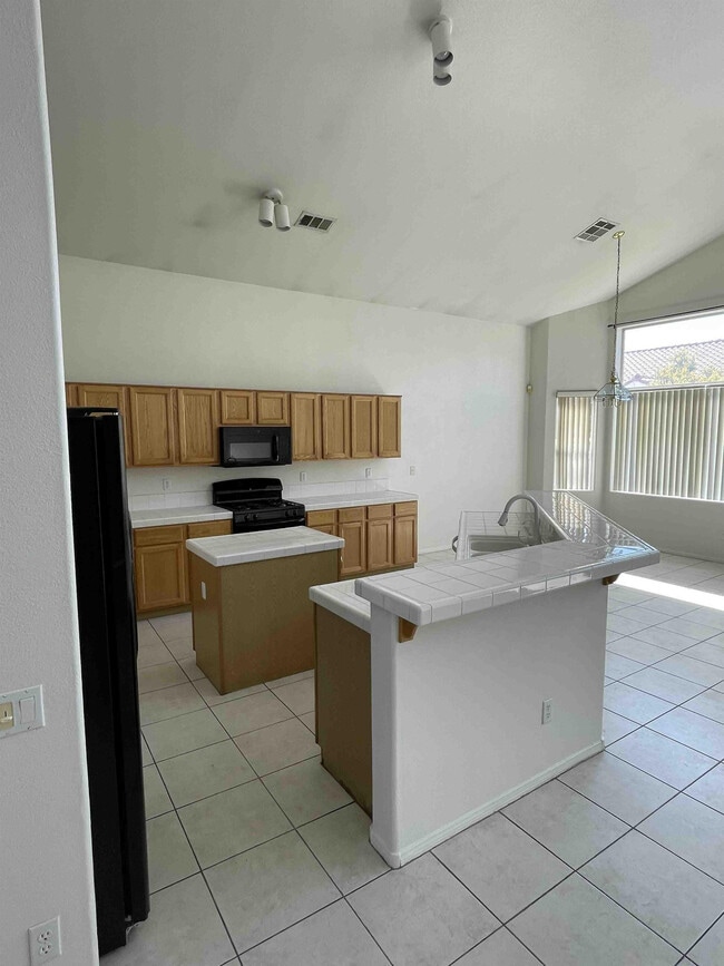 Building Photo - 8609 Highland View