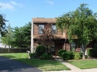 Building Photo - 441 Colleen Dr